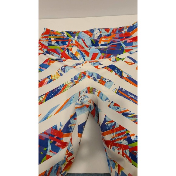 Athleta Velocity Laser‎ Cut Back Key Zipper Pocket Yoga Pants Leggings Sz M - Picture 3 of 4